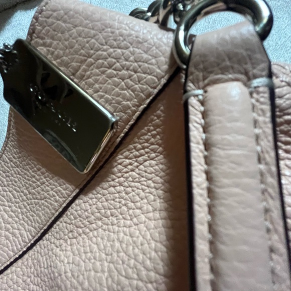 Style Coach F28998 - Lexy Chain Shoulder Bag in Light Pink